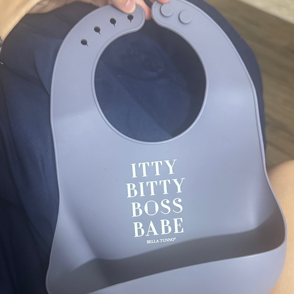 6 Silicone Bibs